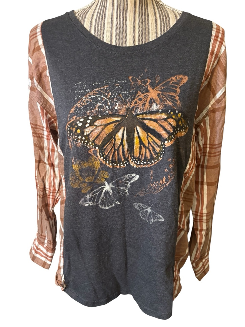 Sonoma Top Medium Charcoal Gray Orange Monarch Butterfly Long Plaid Sleeves Soft